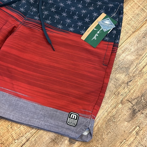 NWT Travis Mathew Boardshorts Size 32 - Picture 2 of 5